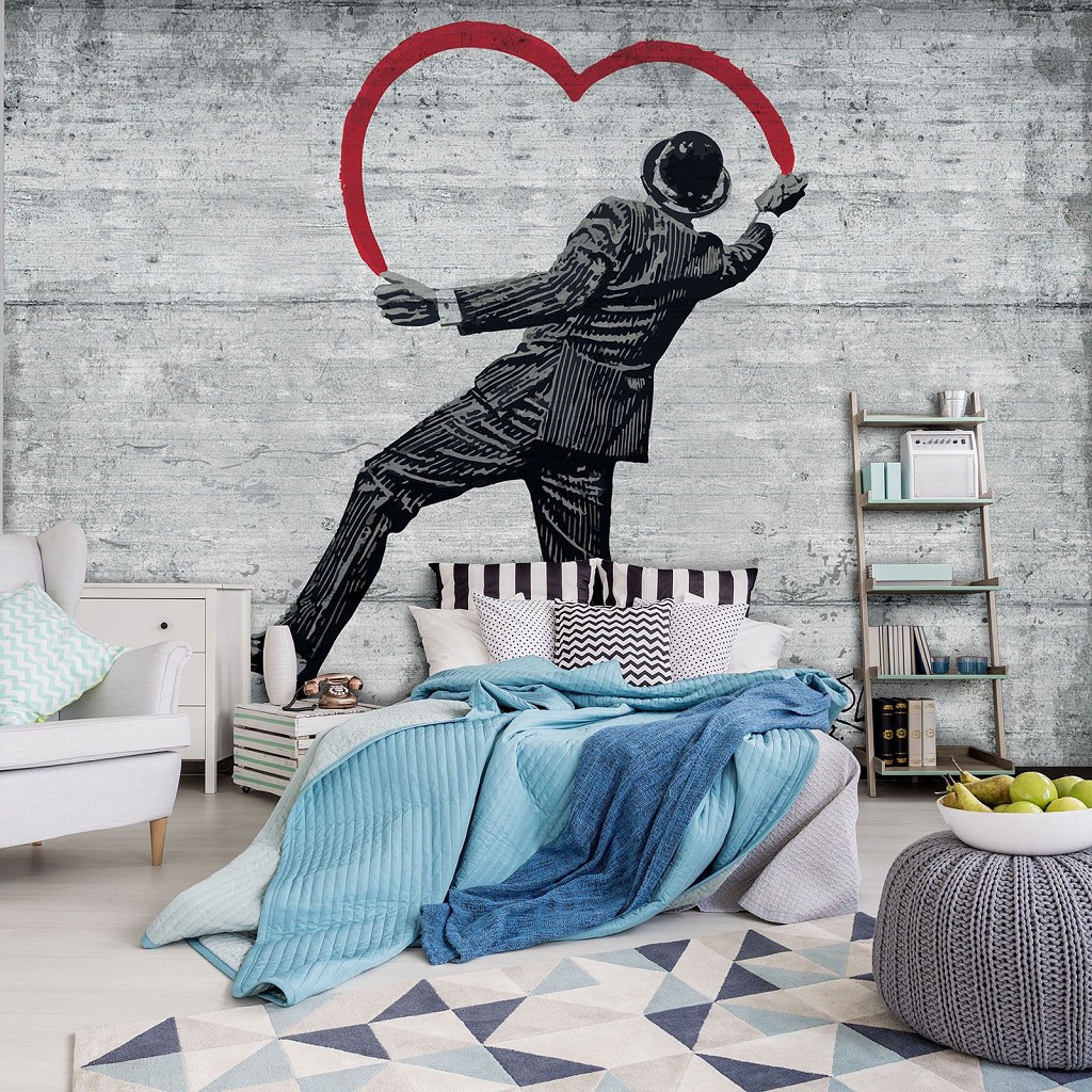 Флізелінові фотошпалери імітація бетону графіті 254x184 см Закоханий джентльмен малює серце Бенксі (2898V4)+клей