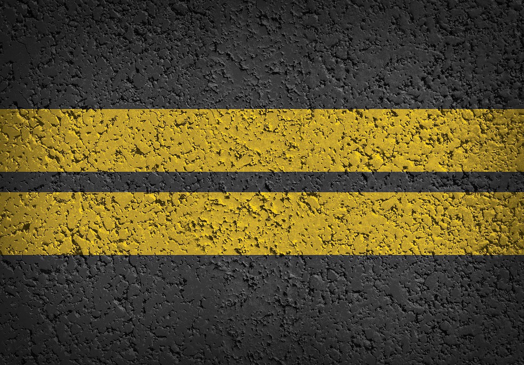 Флізелінові фотошпалери на стіну 416x254 см Асфальтова дорога із двома жовтими смугами (3722VEXXXL)+клей