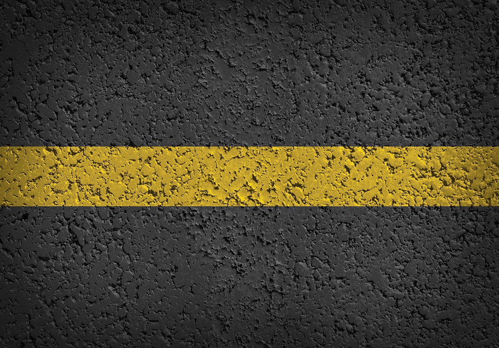 Флізелінові фотошпалери красиві 416x254 см Жовта смуга на асфальті (3728VEXXXL)+клей