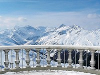 3д флизелиновые фотообои в спальню 416x254 см Терраса с видом на заснеженные горы (016VEXXXL)+клей