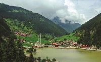 Флизелиновые фотообои прихожая 312x219 см Озеро Узунгель в Турции (1064VEXXL)+клей