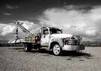 3D Флізелінові фотошпалери з авто 254 x 184 см Транспорт - Стара самотня машина (13313V4)+клей - вид 1 мініатюра