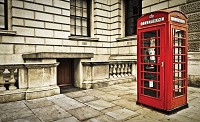 Флизелиновые фотообои город в интерьере кухни 416x254 см Красная телефонная будка в Лондоне (1910VEXXXL)+клей