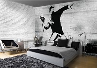 Флизелиновые фотообои под кирпич черно-белое граффити на стене 368x254 см Метатель цветов Бэнкси (3026V8)+клей