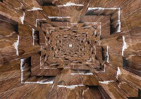 Популярные флизелиновые фотообои 254x184 см 3Д Тоннель из коричневых досок (3716V4)+клей