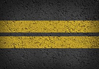 Красивые флизелиновые фотообои на кухню 254x184 см Асфальтовая дорога с двумя желтыми полосами (3722V4)+клей