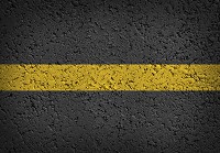Готовые флизелиновые фотообои 368x254 см Желтая полоса на асфальте (3728V8)+клей