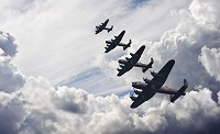 Флизелиновые фотообои в детской мальчика 254x184 см 3Д Военные самолеты в небе с облаками (570V4)+клей